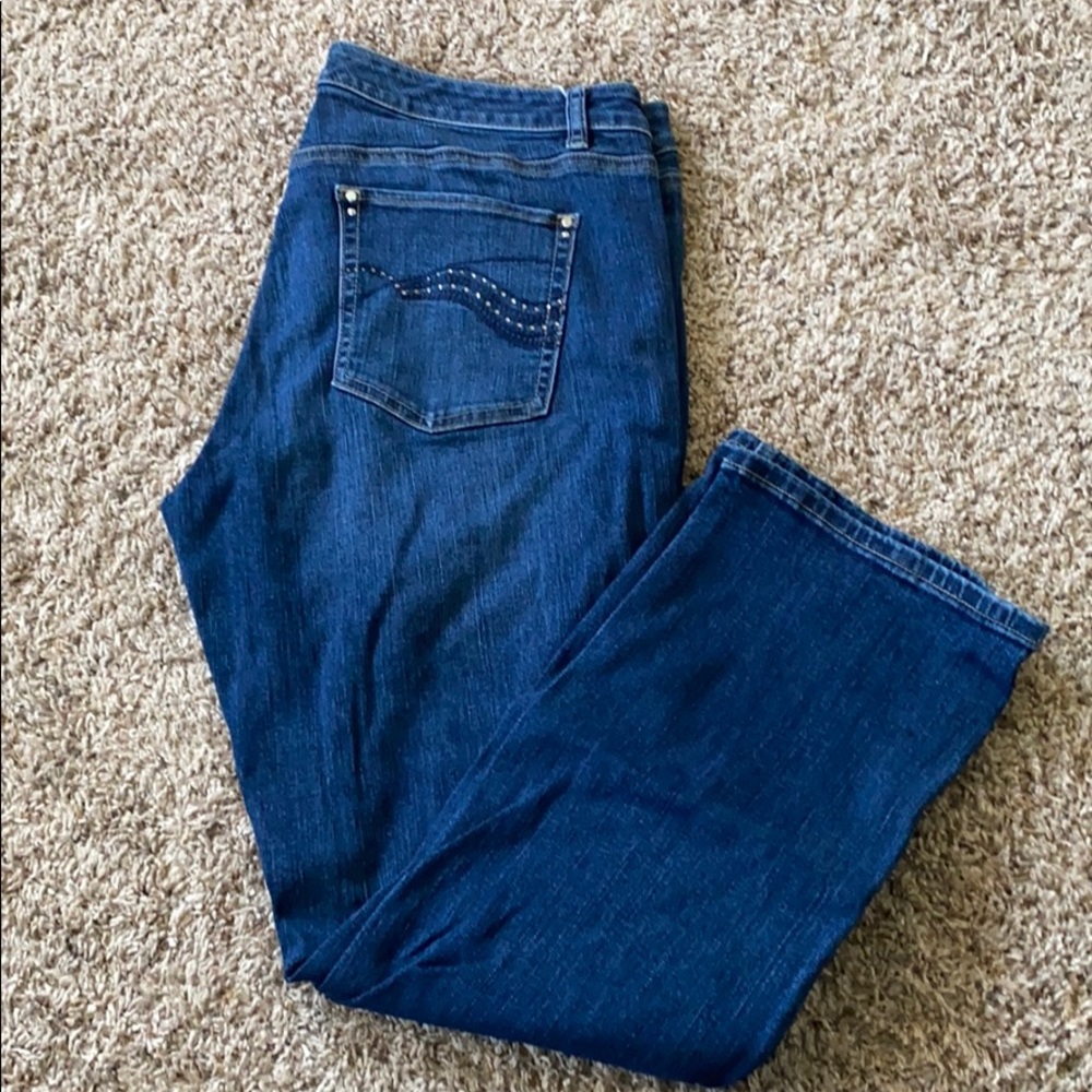 White House black market jean Capri size 14